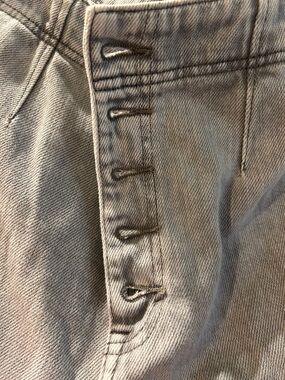 We The Free Light Gray Denim Barrel Jeans! Great condition